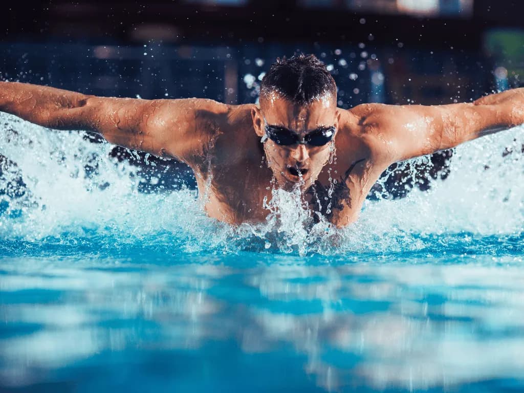 Jakie są style pływania i jak poprawić swoją technikę?