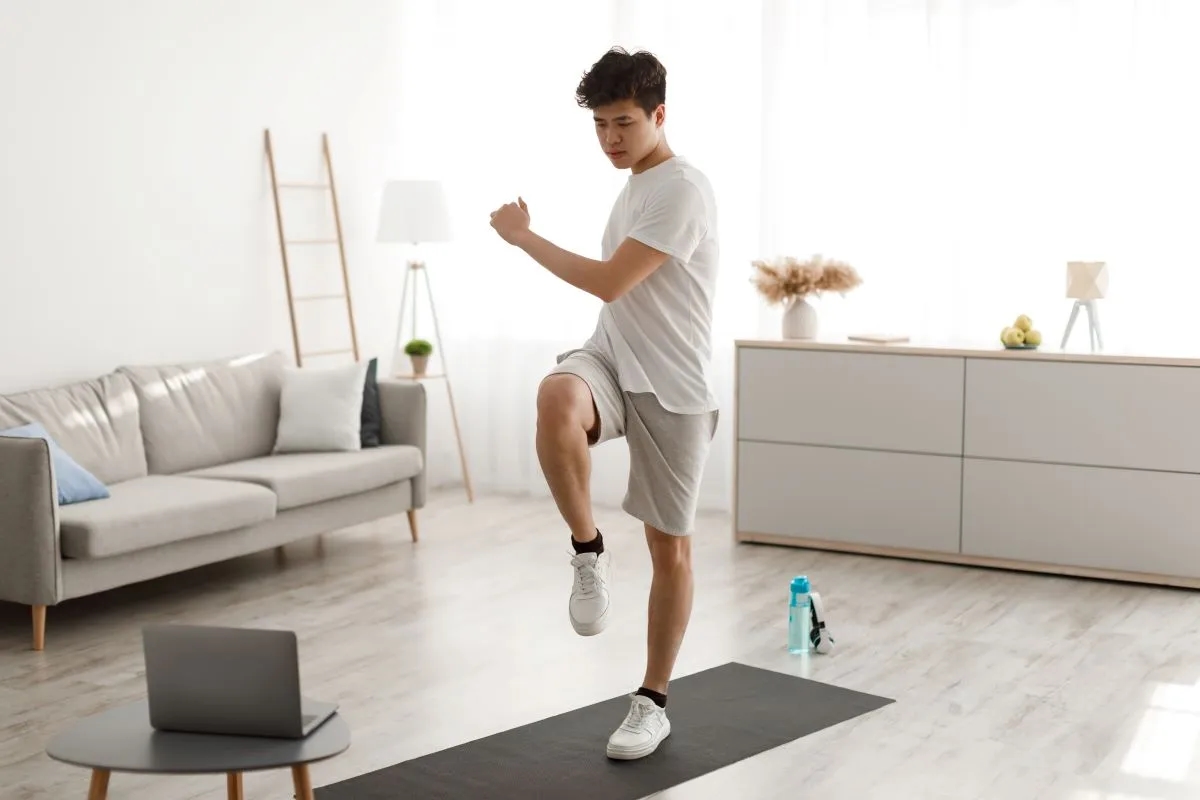 Czy bieganie w miejscu coś daje? Odkryj jego niespodziewane korzyści